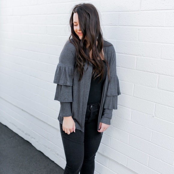 Grey cardigan with ruffle detailing on sleeves - Picture 6 of 7